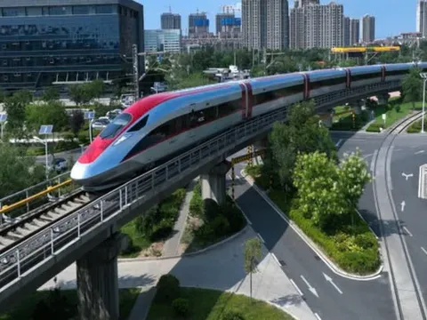Có một sự tương đồng kỳ lạ giữa tuyến ĐSCT Bắc Kinh - Thượng Hải của Trung Quốc với ĐSCT Bắc Nam của Việt Nam chúng ta.