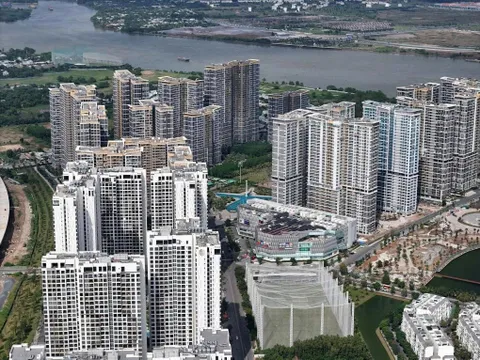 Nguồn cung tăng mạnh, vì sao giá nhà vẫn neo cao?