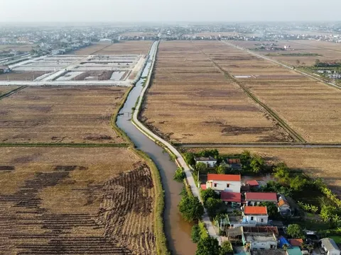 102/154 lô bị bỏ cọc sau cơn sốt đất Ninh Bình: Hội trường từng “nóng rực”, giờ nhà đầu tư tháo chạy