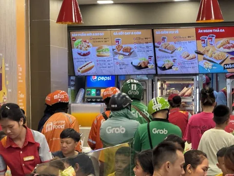 Grab: Lo ngại lộ trình xe điện quá gấp, 62% tài xế ở TP.HCM chưa sẵn sàng chạy xe điện