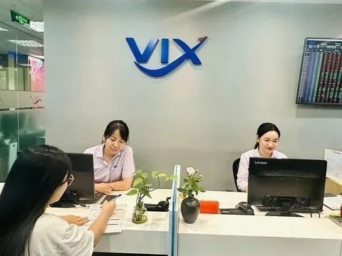 VIX tăng trần nhờ kế hoạch lập sàn tiền số, VN-Index bứt phá gần 1.685 điểm