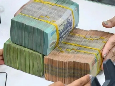 Ủy ban Chứng khoán “tuýt còi” 3 doanh nghiệp bất động sản, phạt hơn 600 triệu đồng