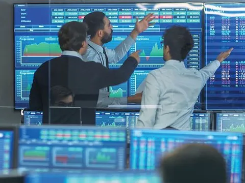 Cảnh báo nhà đầu tư: Nhiều "chuyên gia chứng khoán online" tư vấn mua bán cổ phiếu khi chưa được cấp phép