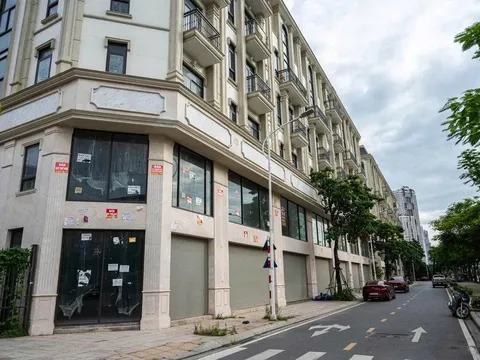 Nghịch lý shophouse Hà Nội: Giá triệu đô vẫn bỏ trống la liệt, vì sao?