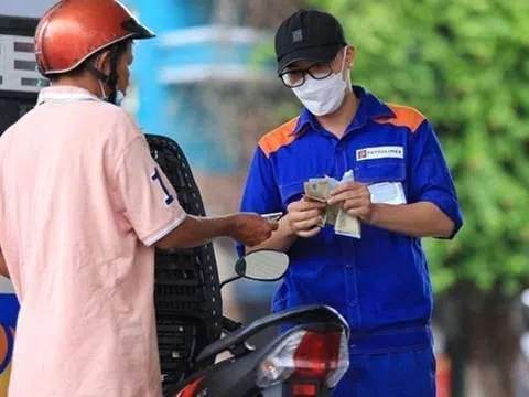 Giá xăng dầu sắp tăng mạnh, đầu năm đã “ngấm đòn”!