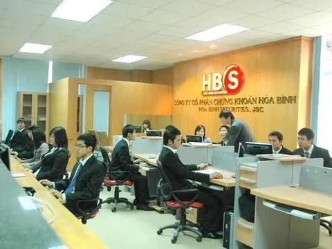 Chứng khoán Hòa Bình (HBS) bị đình chỉ hoạt động lưu ký 7 ngày vì “bỏ quên” thanh toán gần 40.000 cổ phiếu