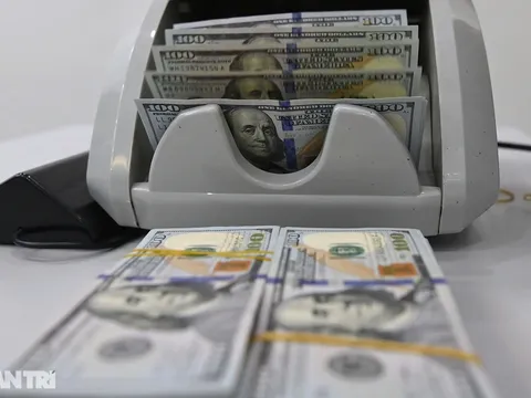 Giá USD "chợ đen" vượt 26.500 đồng – Cao nhất lịch sử