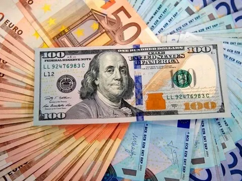 USD "đi ngược số đông": Dầu tăng, Fed cứng rắn hơn nhưng đồng bạc xanh vẫn lao dốc, chuyện gì đang xảy ra?