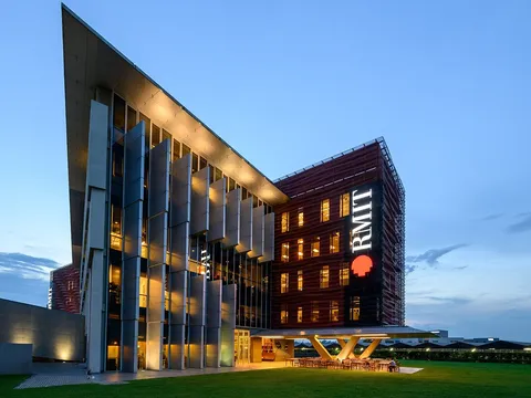 RMIT thu hơn 3.800 tỷ/năm, bằng 3 trường top cộng lại