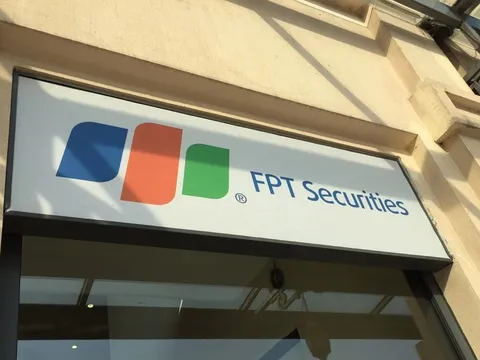 Vì sao FPTS bị cơ quan thuế xử phạt?
