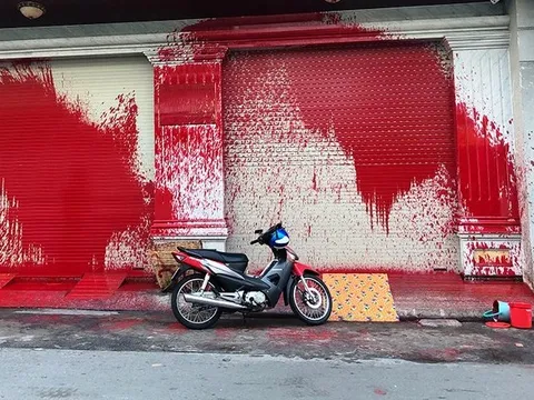 Siết đòi nợ kiểu “khủng bố”: Ngân hàng dựng chuẩn mới, cấm gọi đêm, bôi nhọ, tạt sơn