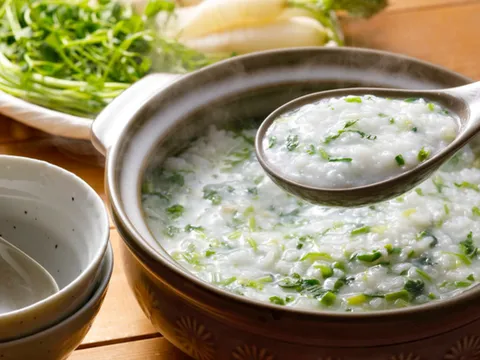 5 món ăn từ ngải cứu hỗ trợ giảm đau nhức xương khớp