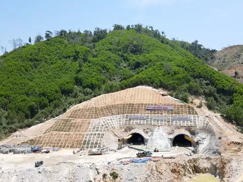 Gần 1ha đất “kẹt” khiến hầm Phượng Hoàng nguy cơ chậm tiến độ & đối mặt sạt lở mùa mưa
