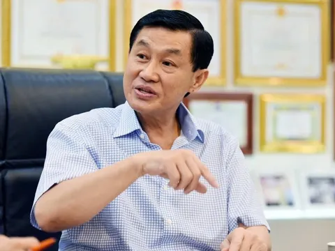 Gia đình vua hàng hiệu Johnathan Hạnh Nguyễn bắt đầu rút khỏi Sasco dù lợi nhuận tăng gấp 2,5 lần