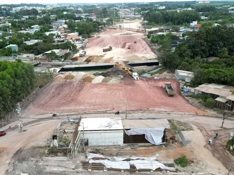 Cao tốc Biên Hòa - Vũng Tàu nguy cơ "trễ hẹn" vì nhà thầu ì ạch!  CC1 và Trung Nam bị gọi tên!