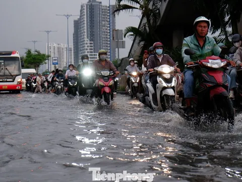 TPHCM 'đang chìm' nhanh thứ 2 thế giới, giải cứu siêu đô thị như nào?