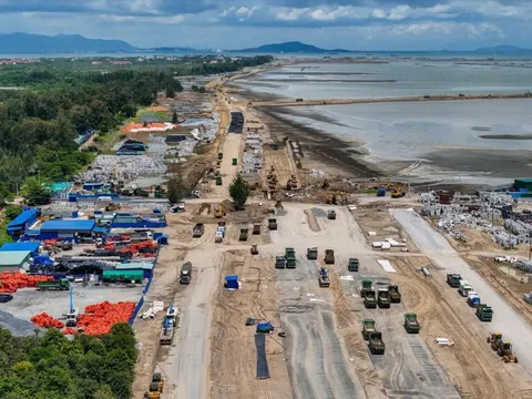 Nhà thầu xây dựng “khát” lao động giữa cao điểm dự án: lương tăng 30% vẫn thiếu người, nguy cơ vỡ tiến độ lan rộng