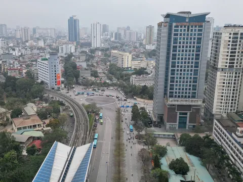 Bộ trưởng Xây dựng: Giá nhà lập đỉnh nhưng thị trường vắng bóng người mua