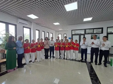 Hà Nội có thêm mô hình “dưỡng lão bán trú”: Sáng đưa ông bà đi, chiều đón về