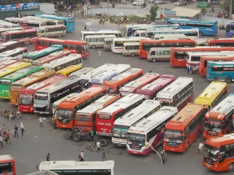 Kỳ nghỉ lễ 2/9 năm nay kéo dài 4 ngày, dân tình đổ xô đi du lịch, vé xe và tàu “cháy” từ lâu!