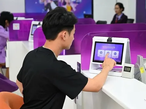 Chatppt sập, TPBank bị sập theo, AI đánh chiếm ngân hàng của ông ĐỖ MINH PHÚ chăng?