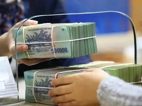 Người dân gửi kỷ lục 11,43 triệu tỷ đồng vào ngân hàng