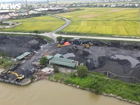 Bắc Ninh: Bãi than không phép ngang nhiên hoạt động, ai chống lưng?