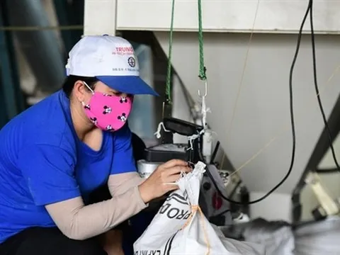 Rối như canh hẹ vì… cái địa chỉ trên bao bì!