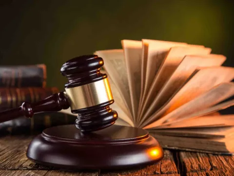 UBCKNN mạnh tay với CFS và TNH: vi phạm công bố thông tin, tiền phạt lên đến hàng trăm triệu