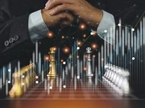 Lãnh đạo và người thân mua bán nhộn nhịp trong tuần chuyển năm mới