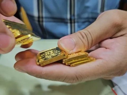Vàng SJC áp sát 121 triệu: Cơ hội hay cái bẫy ngọt ngào?