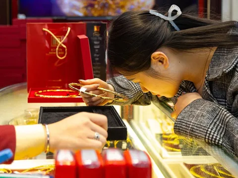 Giá vàng trong nước sáng 22/7 tăng “chóng mặt”! Mỗi lượng thêm cả triệu đồng