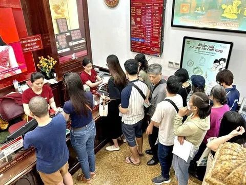 Có nên thu thuế khi mua bán vàng?