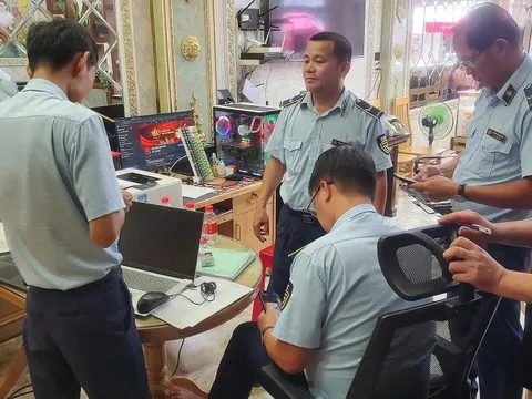 Phạt công ty vàng vì bày bán trang sức giả mạo Chanel
