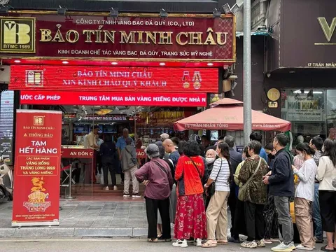 Mua thì sợ giảm, bán lại sợ tăng – hội ôm vàng mùa này chắc đau đầu nhất năm