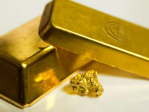 Quỹ vàng lớn nhất thế giới bán ròng 3 phiên liên tiếp, giá vàng mất mốc 4.400 USD/OZ