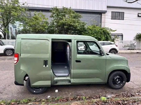 Lộ ảnh VinFast EC Van cửa lùa: Dân mạng tranh cãi thật – giả