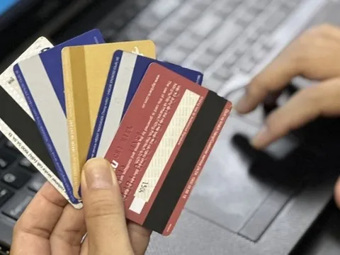 Đừng dại cho mượn tài khoản ngân hàng: 6 hành vi bị cấm, vi phạm có thể bị xử lý hình sự