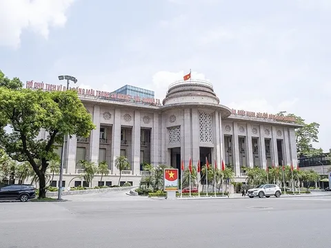 Bơm gần 9.500 tỷ trong tuần đầu tháng 7, NHNN đang “hút nhiệt” hệ thống tài chính?