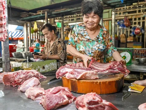 Kiến nghị tăng ngưỡng thuế VAT: Người bán xôi cũng phải đóng thuế?