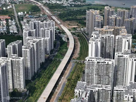 Đã có chỗ ở, nên đầu tư thêm chung cư hay nhà đất?