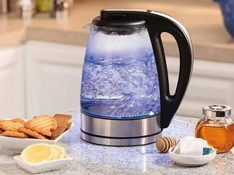 5 sai lầm khi dùng ấm siêu tốc: Vừa tốn điện, vừa tiềm ẩn nguy cơ mất an toàn!