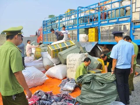 Thủ tướng: Xử nghiêm cán bộ bảo kê buôn lậu, hàng giả – không ngoại lệ, không vùng cấm