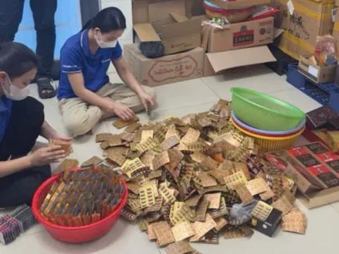 TP.HCM: “Cú quét” kho hàng giả khổng lồ – Hơn 5 tấn phụ gia, 7.000 lon sữa bột và 24.000 chai TPCN bị thu giữ
