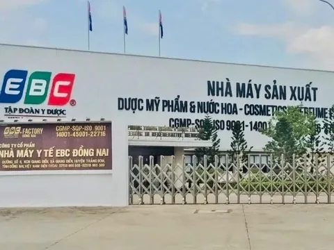 Công ty sản xuất kem chống nắng giả cho chồng Đoàn Di Băng lộ thêm bê bối