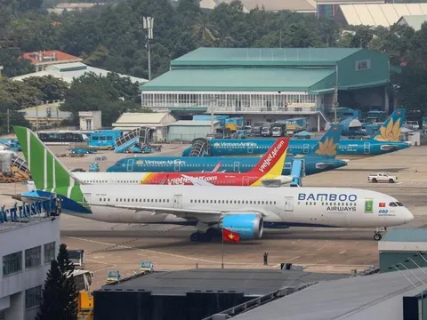 Giá nhiên liệu bay tăng sốc, ngành hàng không xin phụ thu nhiên liệu, xem xét nâng trần giá vé nội địa