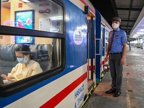 Vé tàu khách tăng 10% vì giá dầu diesel leo thang