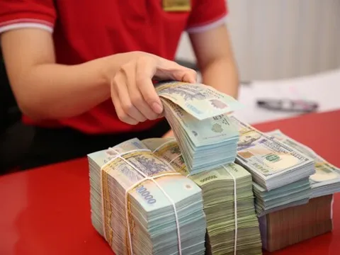 Ngân hàng “khát” tiền gửi? Lãi tiết kiệm bất ngờ lên 9-9,5%/năm