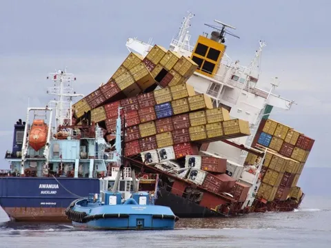 Chiến sự Trung Đông “đốt nóng” phí bảo hiểm… nhưng cổ phiếu bảo hiểm lại lao dốc?