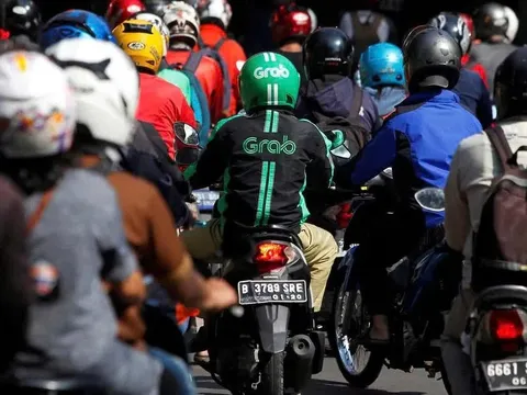 Quốc gia Đông Nam Á đầu tiên mạnh tay siết phí Grab, Gojek: Tổng thống yêu cầu giảm trần chiết khấu từ 20% xuống còn 8% để bảo vệ quyền lợi cho tài xế